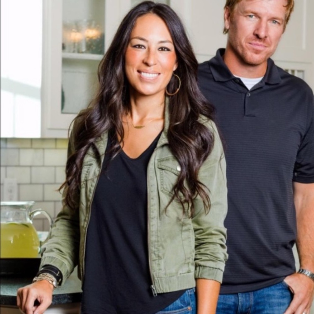 Looking for this bomber jacket Joanna Gaines